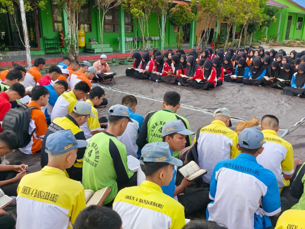 Perkuat Karakter Religius, SMKN 4 Banjarbaru Rutinkan Kegiatan Pembiasaan Rohani Setiap Pagi