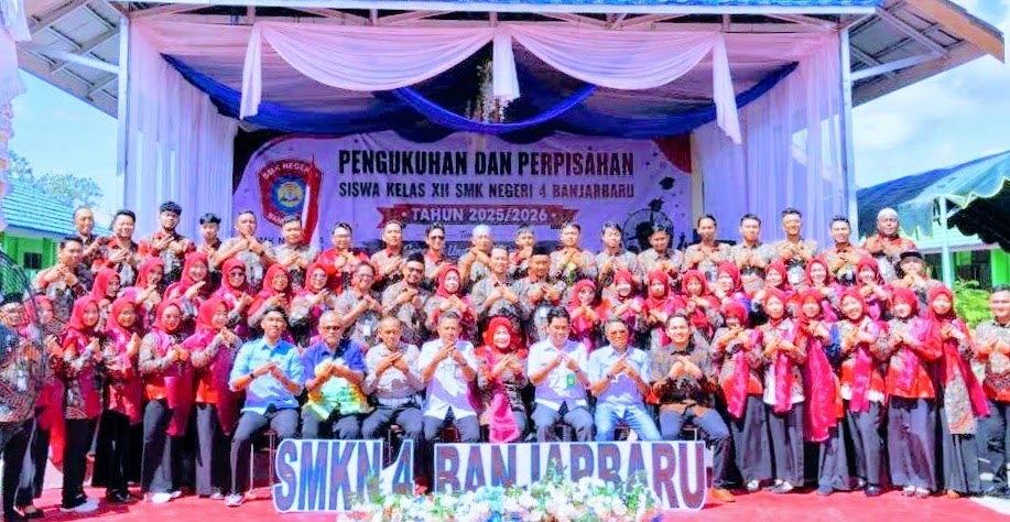 SMK Negeri 4 Banjarbaru Melaksanakan Perpisahan di Sekolah.
